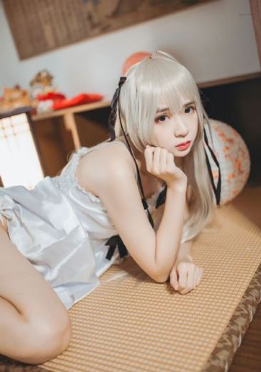 吃奶扶着岳从后面挺进乱