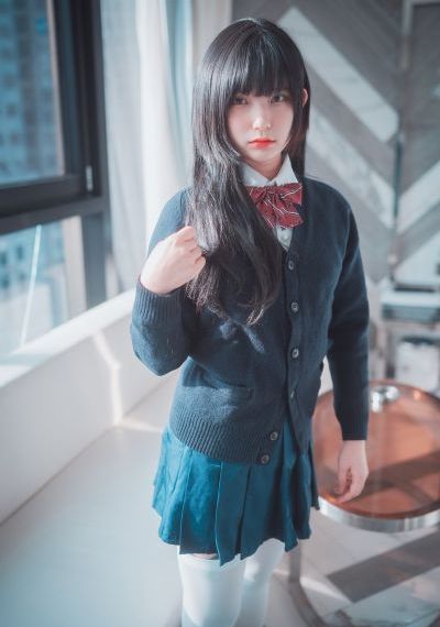 美女被脱脱内衣免费的软件
