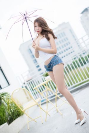 剥开两边虐花蒂抽打双性
