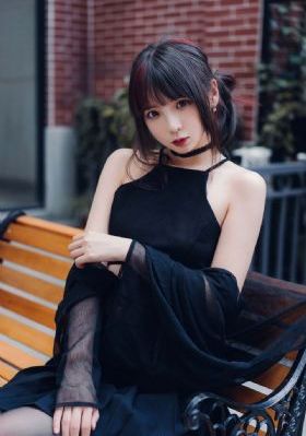 少年男仆库洛在线观看
